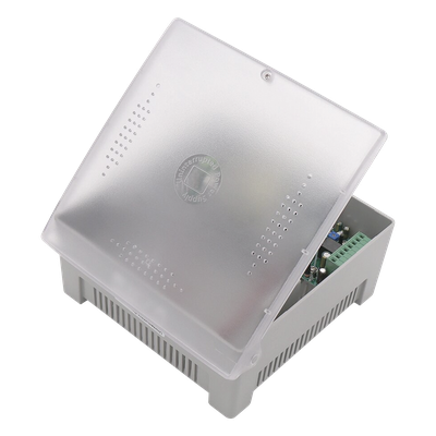 Fuente de Poder con Gabinete / 4 Salidas / 11-15 Vcc / 5 A / Entrada 96-264 Vca / Protección de Batería 10.5 V